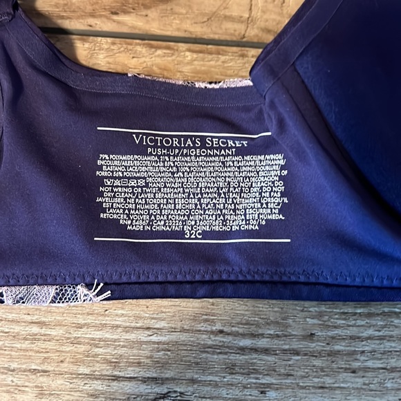 Victoria’s Secret purple push up bra with lace - Picture 3 of 3